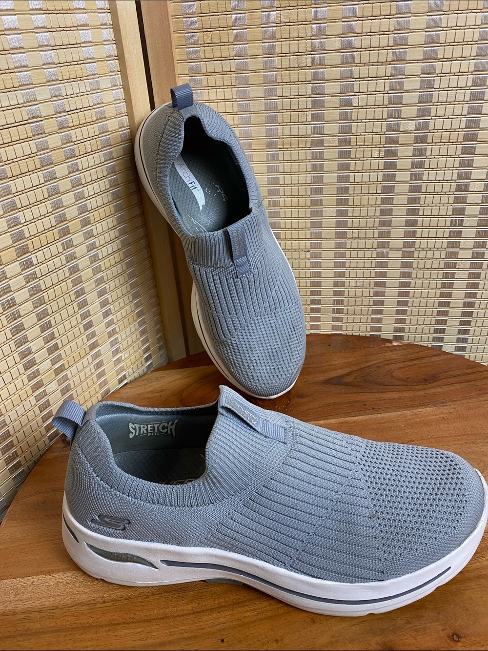 Skechers Arch Fit Comfort Slip-On Shoes Gray Women's Size 7.5